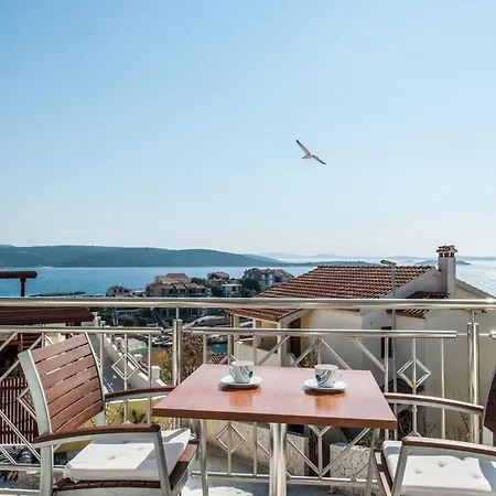 Katy Mit Garten- Grill Und Terrasse By Interhome Σπίτι διακοπών Sevid
