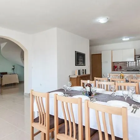 Σπίτι διακοπών Katy Mit Garten- Grill Und Terrasse By Interhome Sevid