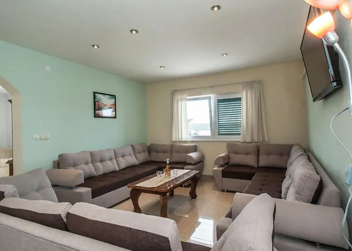 Katy Mit Garten- Grill Und Terrasse By Interhome * Sevid