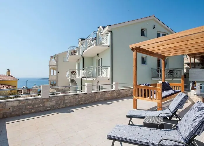 Katy Mit Garten- Grill Und Terrasse By Interhome * Sevid