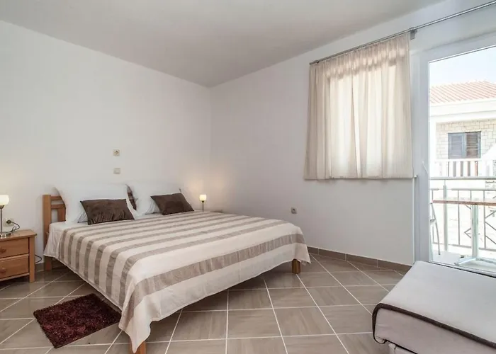 Katy Mit Garten- Grill Und Terrasse By Interhome Sevid