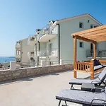 Katy Mit Garten- Grill Und Terrasse By Interhome * Sevid