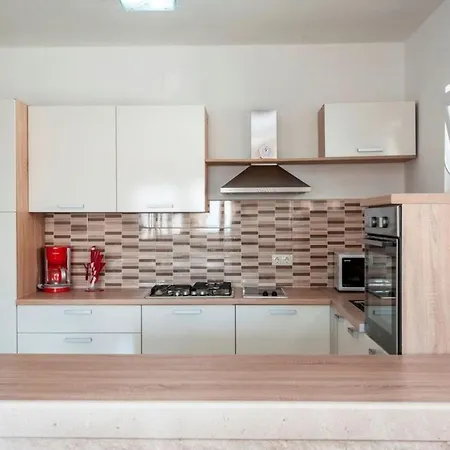 Katy Mit Garten- Grill Und Terrasse By Interhome *