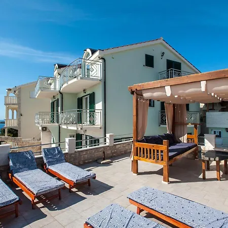 Katy Mit Garten- Grill Und Terrasse By Interhome *