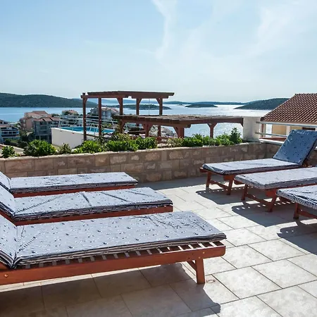 Katy Mit Garten- Grill Und Terrasse By Interhome