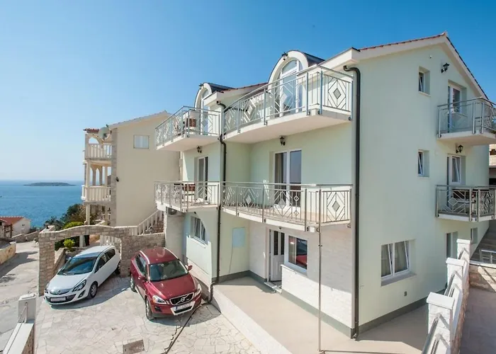 Vikendica Katy Mit Garten- Grill Und Terrasse By Interhome Sevid