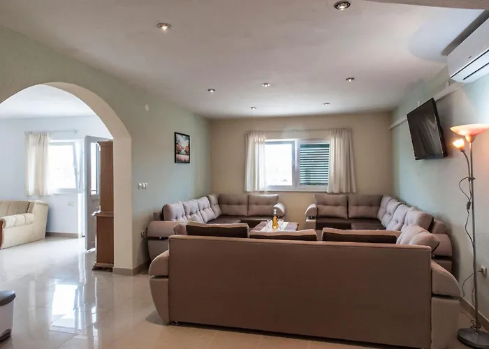 Katy Mit Garten- Grill Und Terrasse By Interhome Sevid