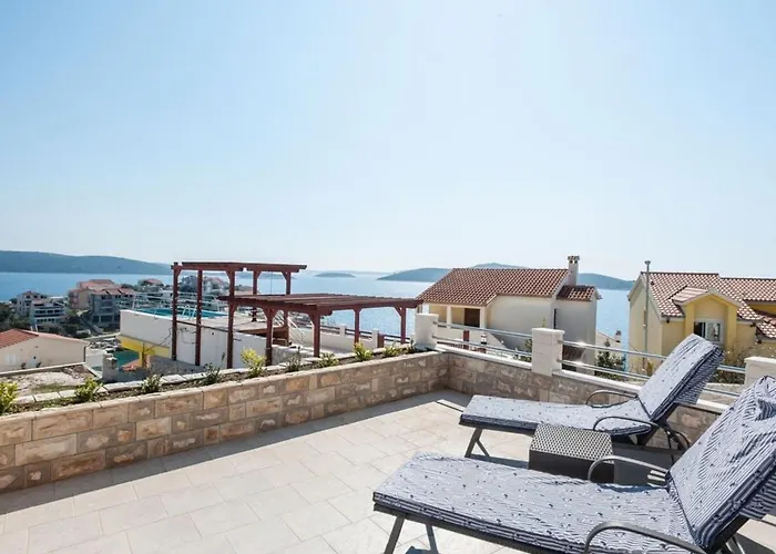 Katy Mit Garten- Grill Und Terrasse By Interhome * Sevid