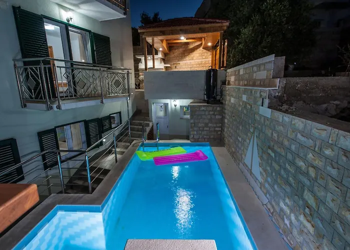 Katy Mit Garten- Grill Und Terrasse By Interhome Vikendica *