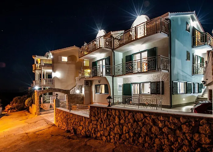 Katy Mit Garten- Grill Und Terrasse By Interhome Vikendica Sevid