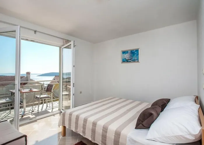 Katy Mit Garten- Grill Und Terrasse By Interhome Vikendica *